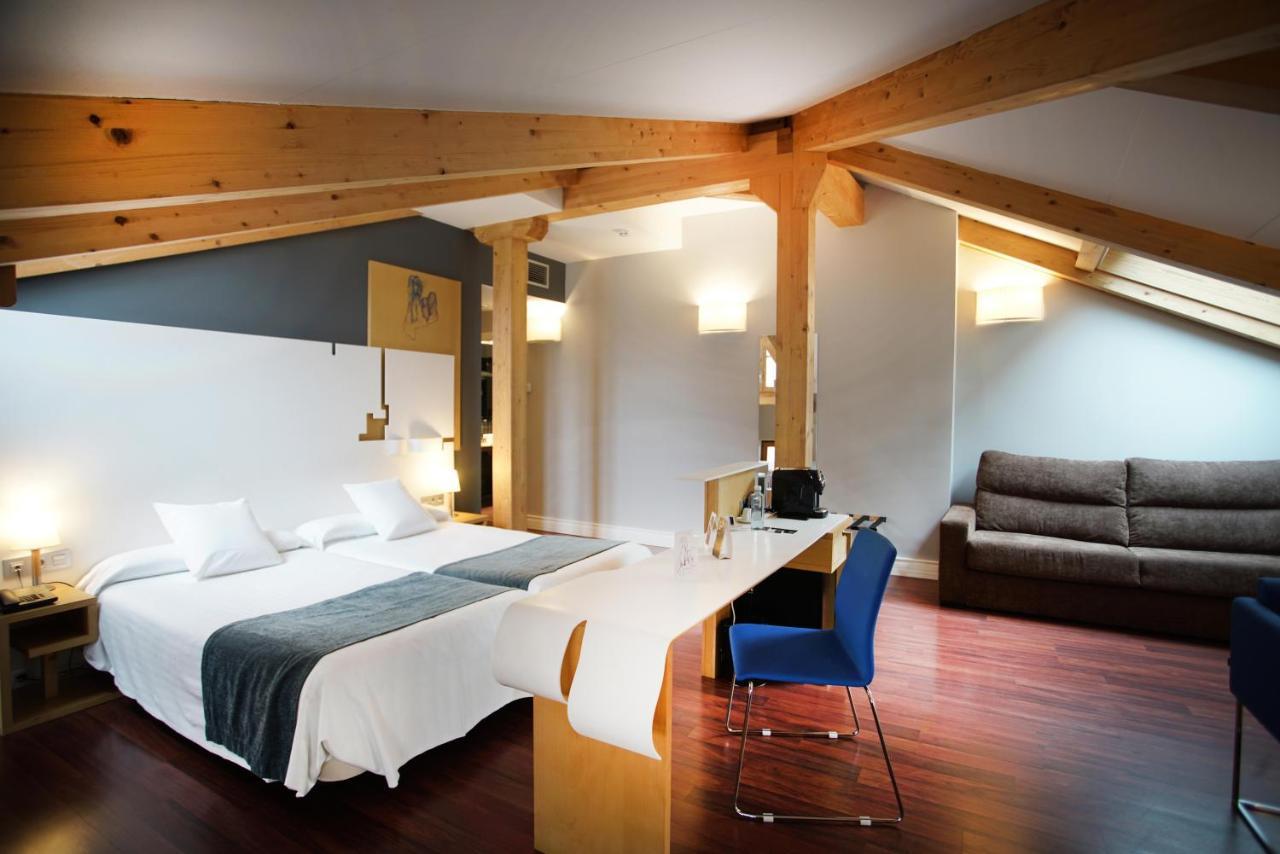 Zenit El Coloquio Hotel Valladolid Eksteriør billede
